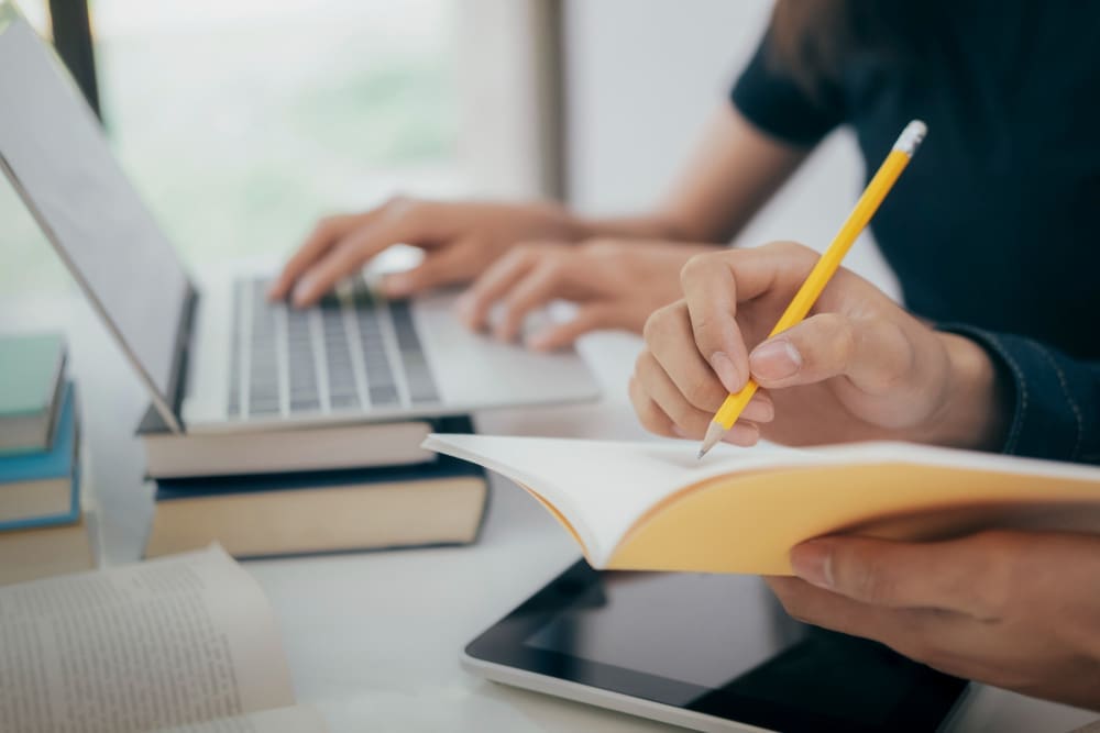 10 praktische tips om je auto theorie snel te leren